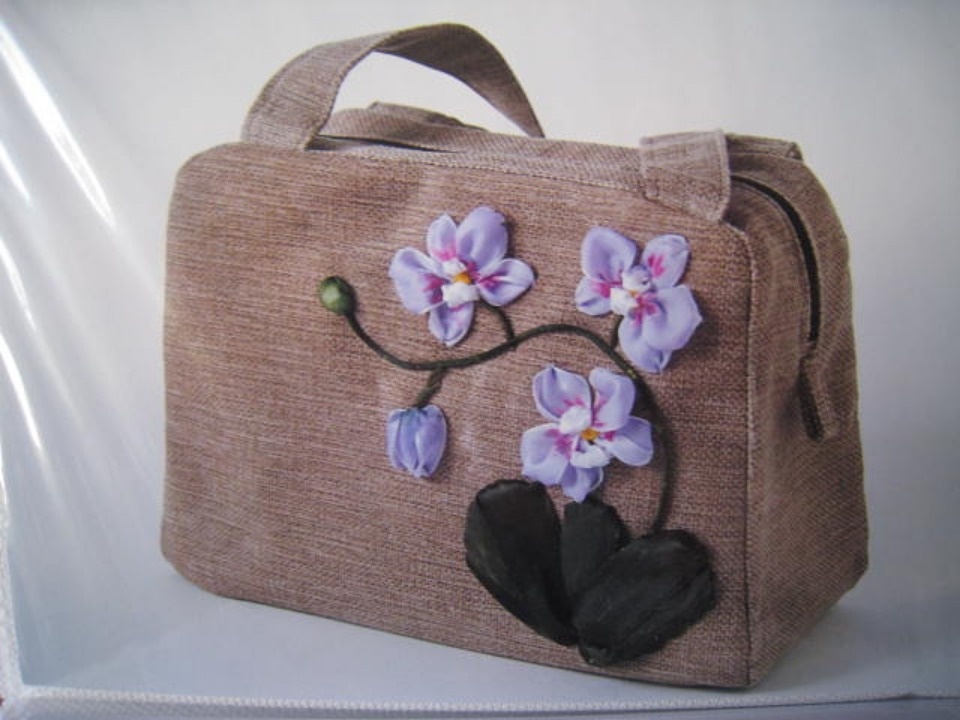 Маргарита Теплякова: Пытаюсь достоверно вышивать каждый цветок