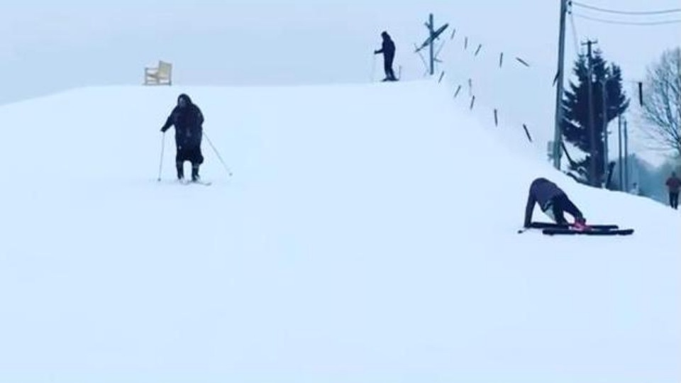 Пенсионерка-лыжница из парка отдыха в Псковской области покорила соцсети