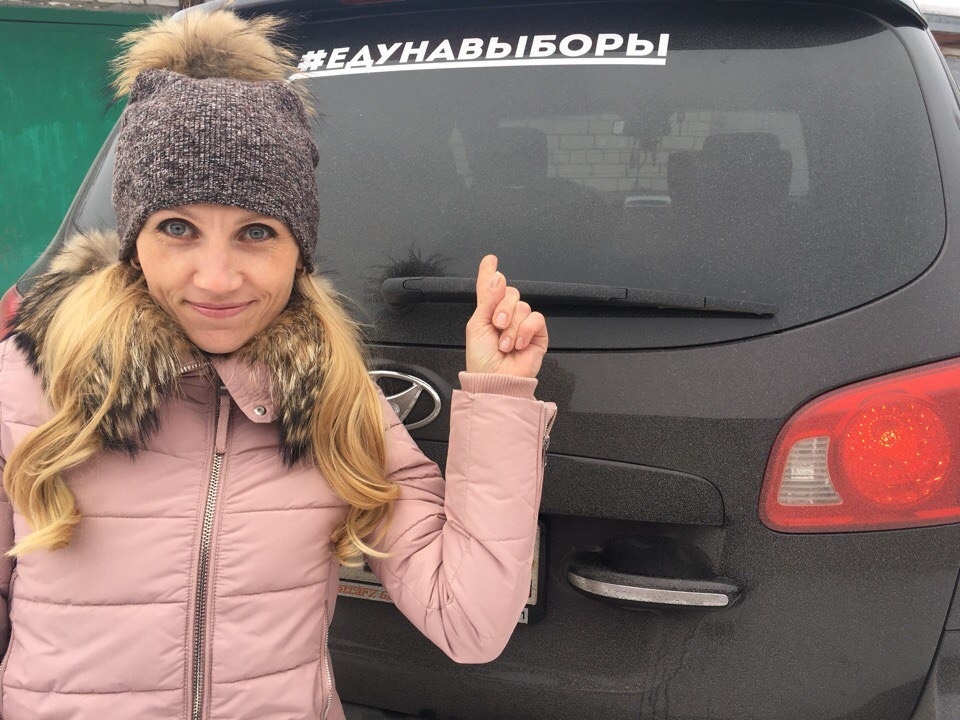 Два часа на псковских автозаправках будут раздавать наклейки для конкурса #Eдунавыборы