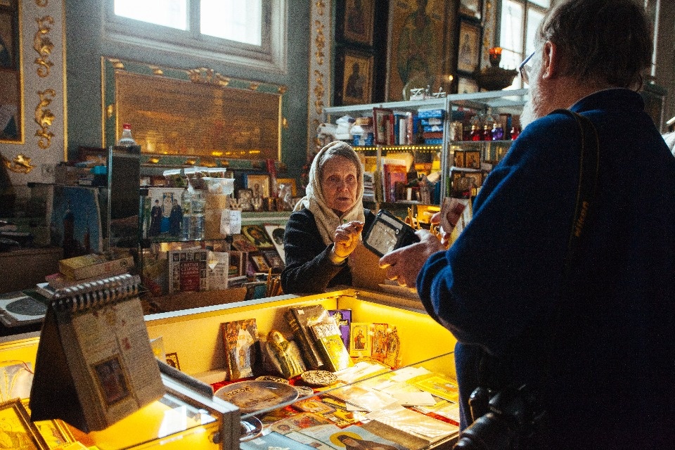 Крестный ход в память о царской семье прошёл по Пскову