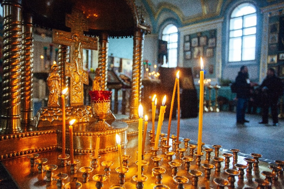 Крестный ход в память о царской семье прошёл по Пскову