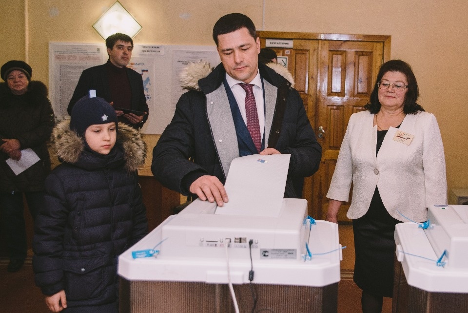 Михаил Ведерников проголосовал за президента РФ