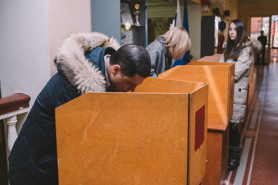 Михаил Ведерников проголосовал за президента РФ