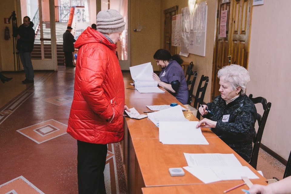 Михаил Ведерников проголосовал за президента РФ