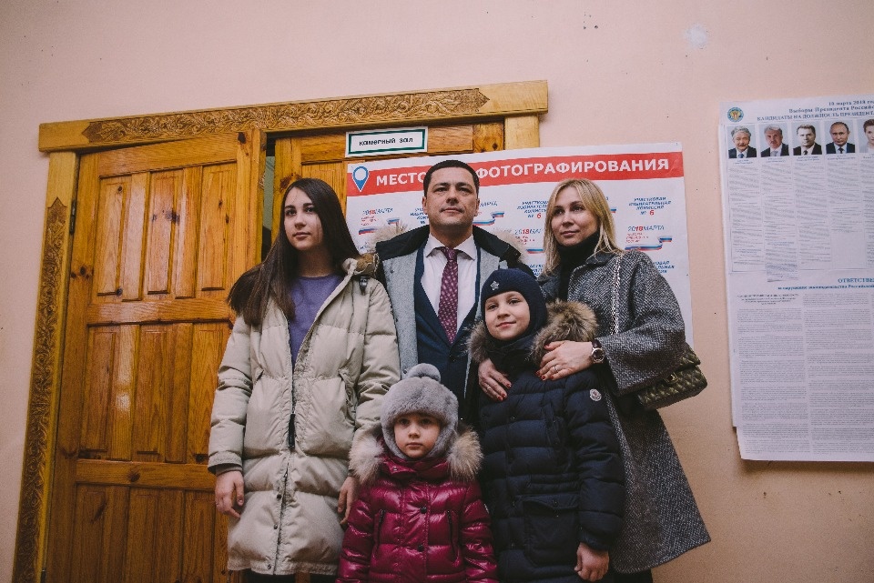 Михаил Ведерников проголосовал за президента РФ