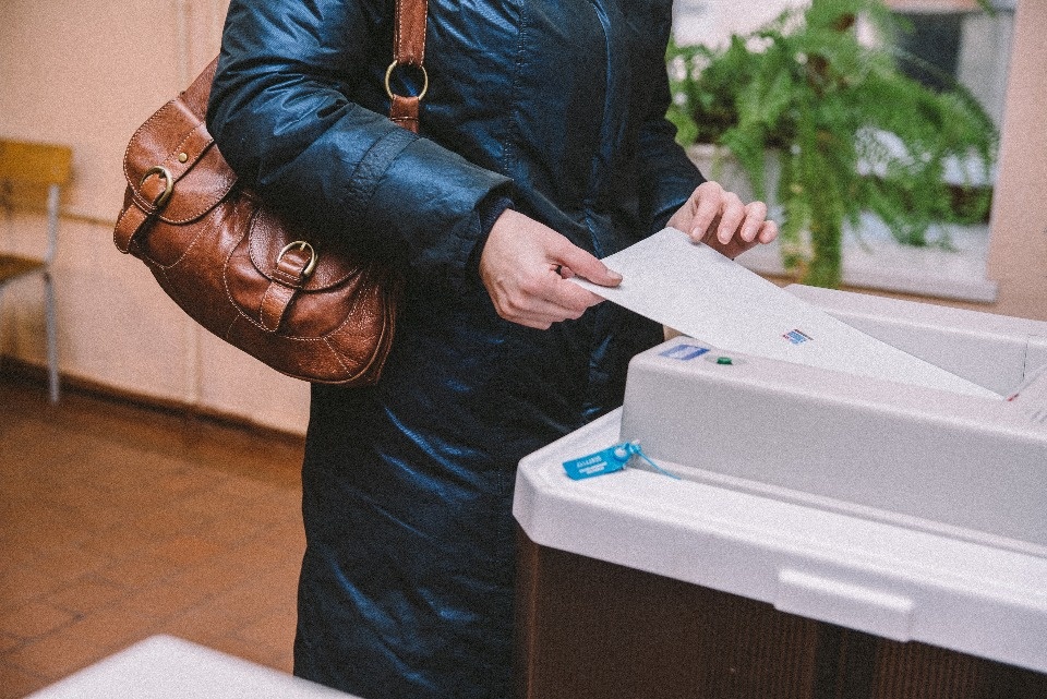 Михаил Ведерников проголосовал за президента РФ