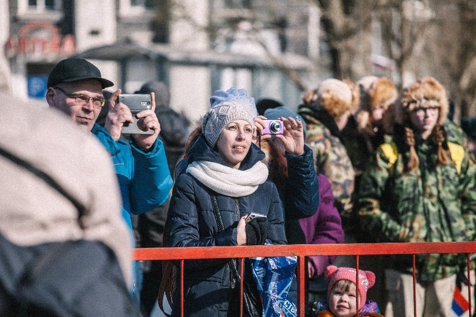 Михаил Ведерников с семьей посетил концерт в честь воссоединения Крыма с Россией