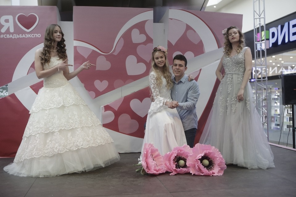 Масштабную свадебную выставку провели в Пскове на выходных