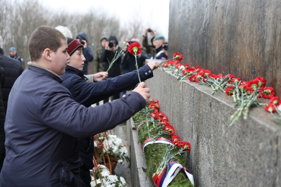 Митинг на горе Соколиха в День воинской славы России. Митинг на горе Соколиха в День воинской славы России.