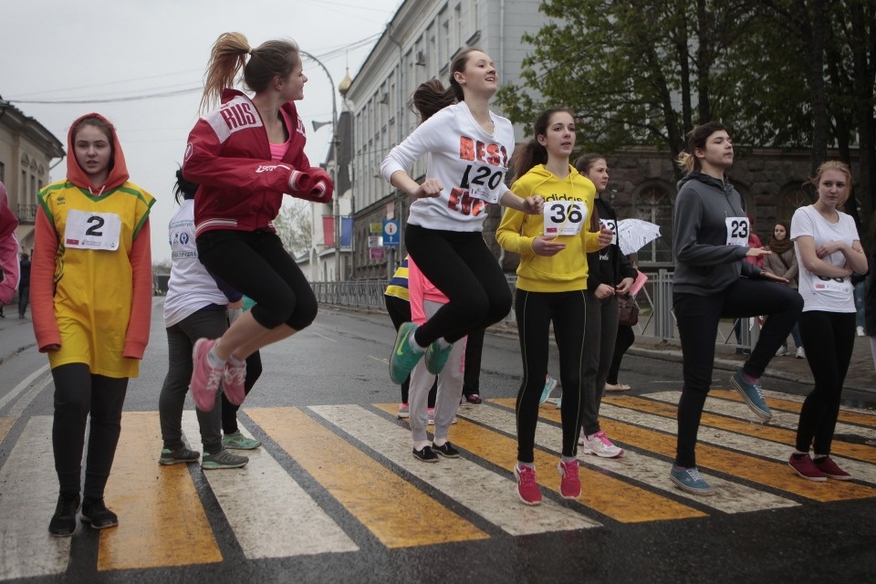 Эстафету бегали участники Олимпиады