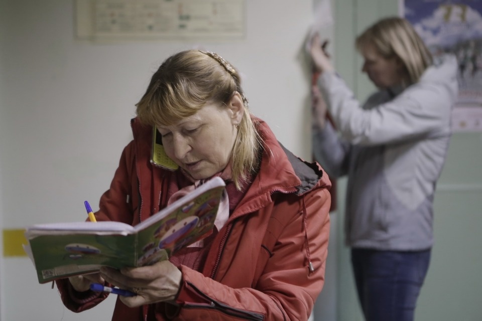 Выдача нагрудных номеров на Эстафету «Псковской правды»