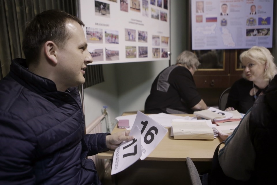 Выдача нагрудных номеров на Эстафету «Псковской правды»