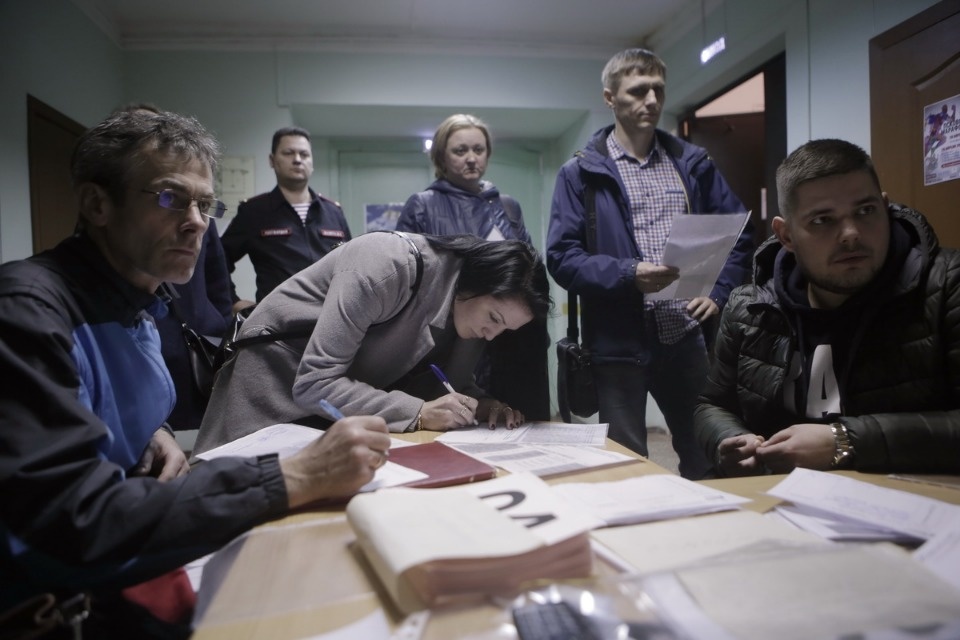 Выдача нагрудных номеров на Эстафету «Псковской правды»