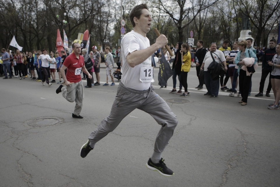 Тысячи псковичей пробежали эстафету «Псковской правды» – 2018