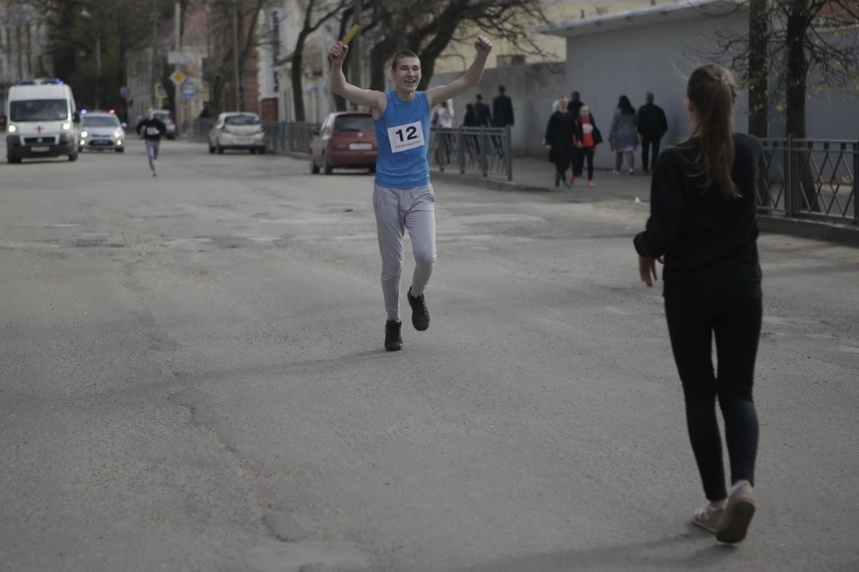 Тысячи псковичей пробежали эстафету «Псковской правды» – 2018