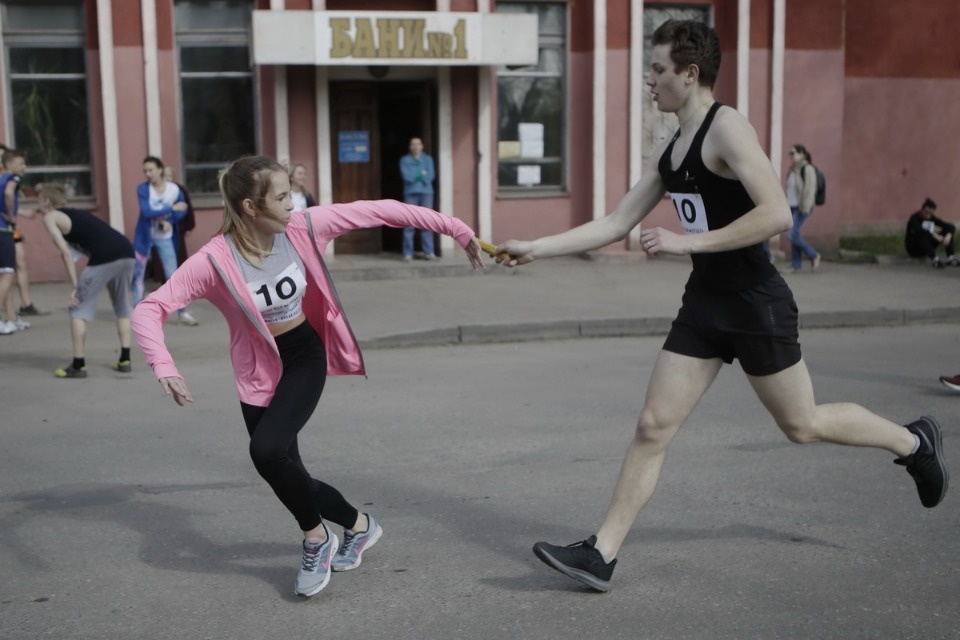 Тысячи псковичей пробежали эстафету «Псковской правды» – 2018