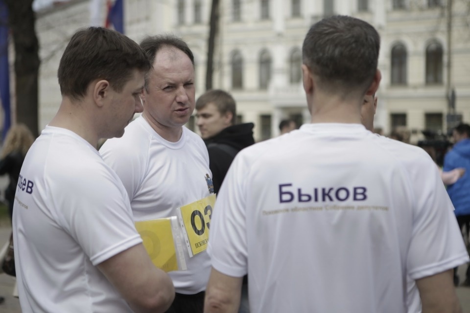 Тысячи псковичей пробежали эстафету «Псковской правды» – 2018