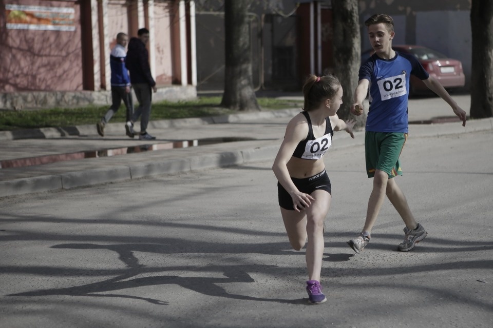 Тысячи псковичей пробежали эстафету «Псковской правды» – 2018