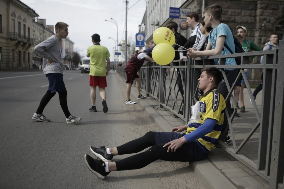 Тысячи псковичей пробежали эстафету «Псковской правды» – 2018