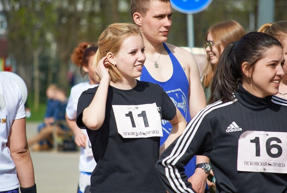Тысячи псковичей пробежали эстафету «Псковской правды» – 2018