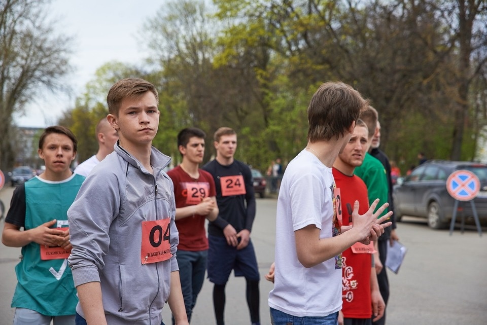 Тысячи псковичей пробежали эстафету «Псковской правды» – 2018