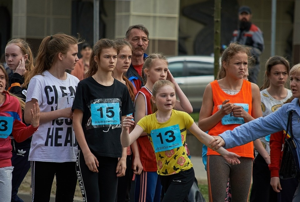Тысячи псковичей пробежали эстафету «Псковской правды» – 2018