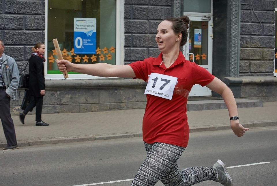Тысячи псковичей пробежали эстафету «Псковской правды» – 2018