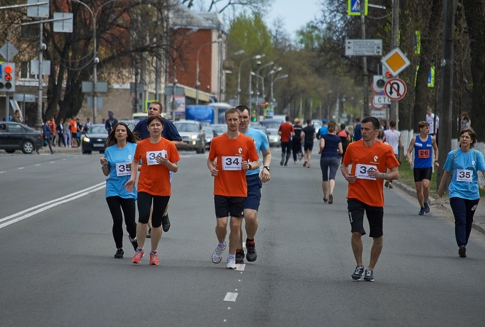 Тысячи псковичей пробежали эстафету «Псковской правды» – 2018