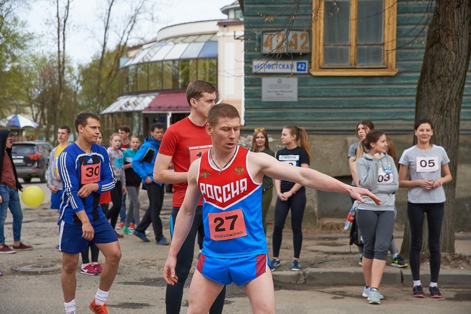 Тысячи псковичей пробежали эстафету «Псковской правды» – 2018