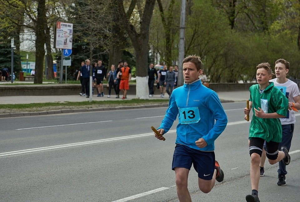 Тысячи псковичей пробежали эстафету «Псковской правды» – 2018
