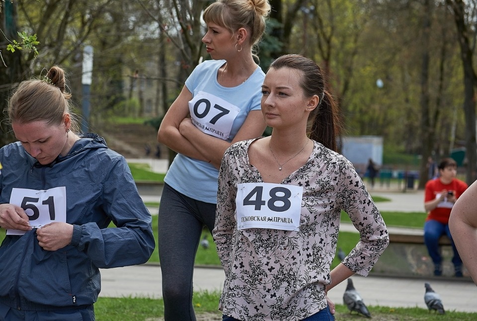 Тысячи псковичей пробежали эстафету «Псковской правды» – 2018