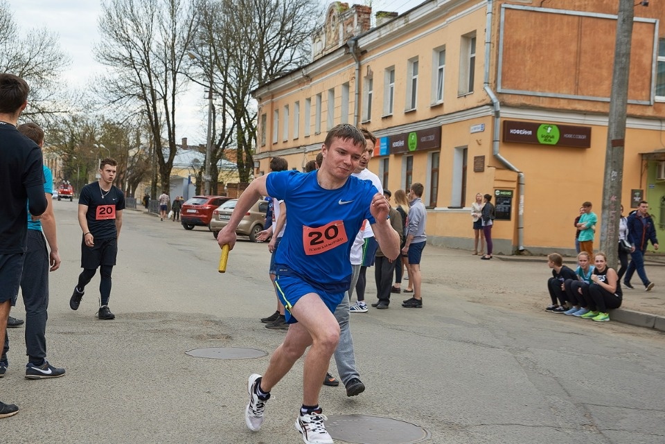 Тысячи псковичей пробежали эстафету «Псковской правды» – 2018