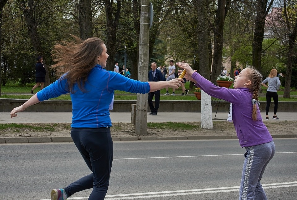 Тысячи псковичей пробежали эстафету «Псковской правды» – 2018