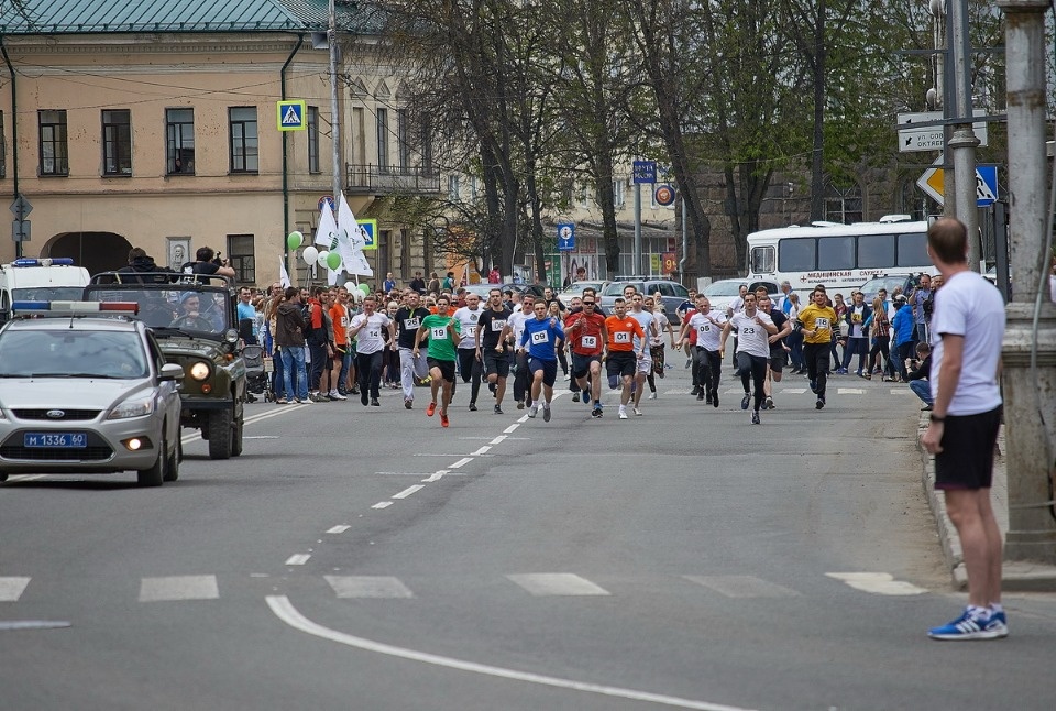 Тысячи псковичей пробежали эстафету «Псковской правды» – 2018