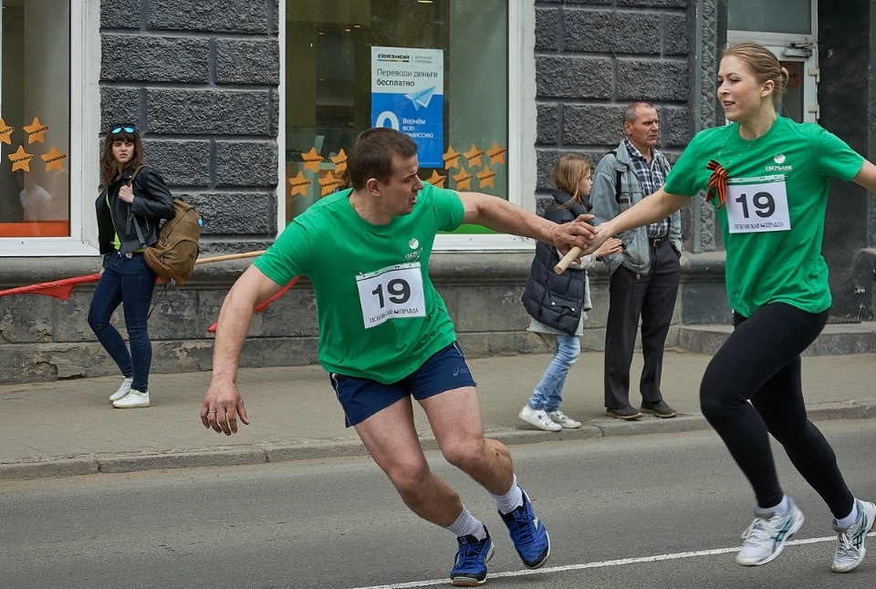 Тысячи псковичей пробежали эстафету «Псковской правды» – 2018