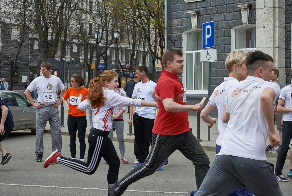 Тысячи псковичей пробежали эстафету «Псковской правды» – 2018