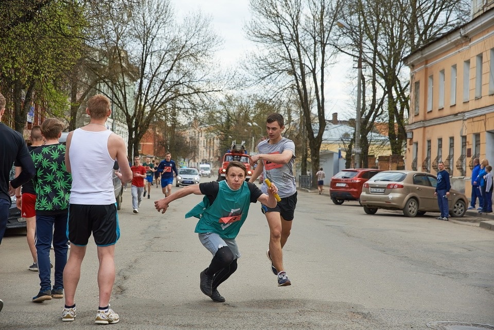 Тысячи псковичей пробежали эстафету «Псковской правды» – 2018