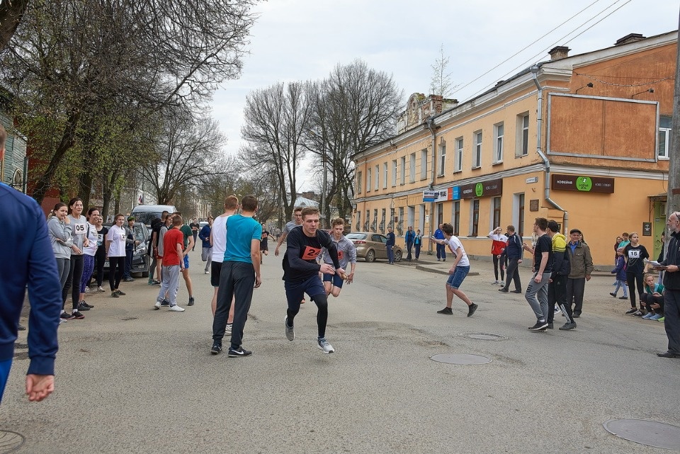 Тысячи псковичей пробежали эстафету «Псковской правды» – 2018