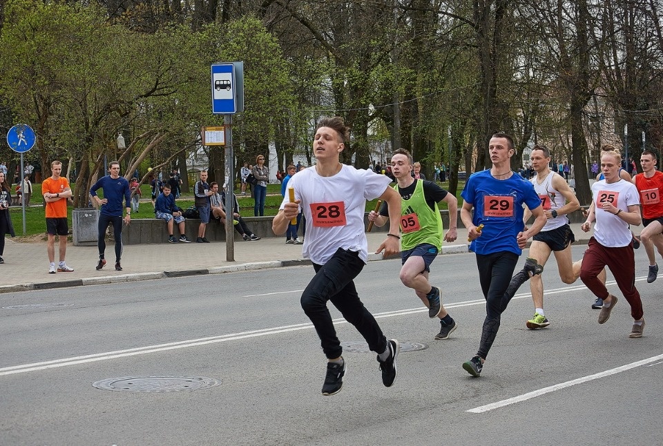 Тысячи псковичей пробежали эстафету «Псковской правды» – 2018