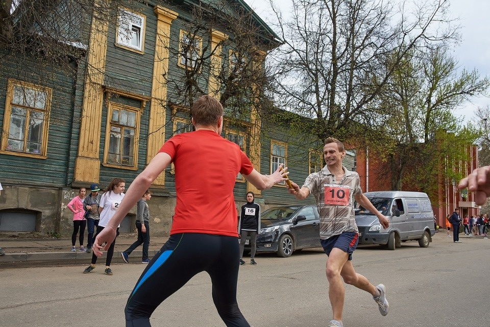 Тысячи псковичей пробежали эстафету «Псковской правды» – 2018