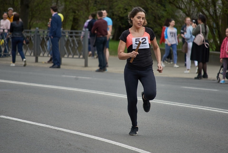 Тысячи псковичей пробежали эстафету «Псковской правды» – 2018
