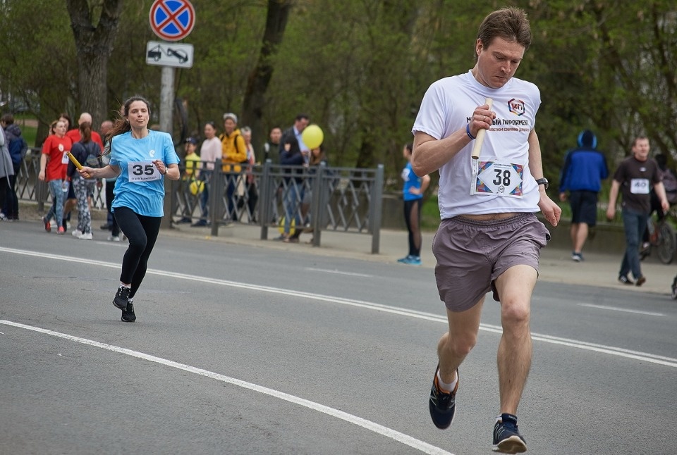 Тысячи псковичей пробежали эстафету «Псковской правды» – 2018