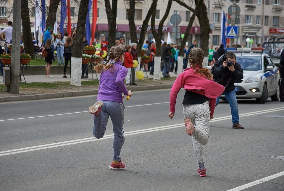 Тысячи псковичей пробежали эстафету «Псковской правды» – 2018