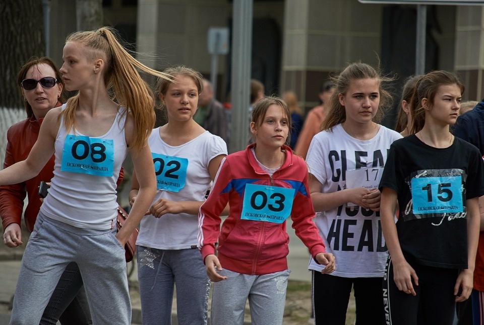 Тысячи псковичей пробежали эстафету «Псковской правды» – 2018