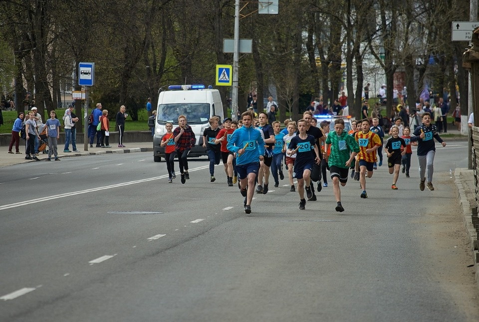 Тысячи псковичей пробежали эстафету «Псковской правды» – 2018