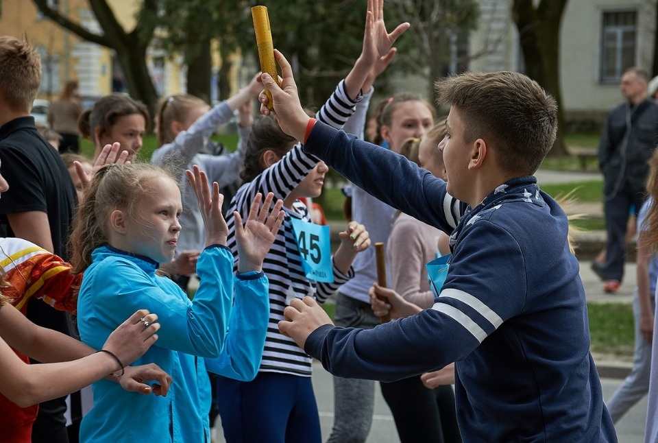 Тысячи псковичей пробежали эстафету «Псковской правды» – 2018