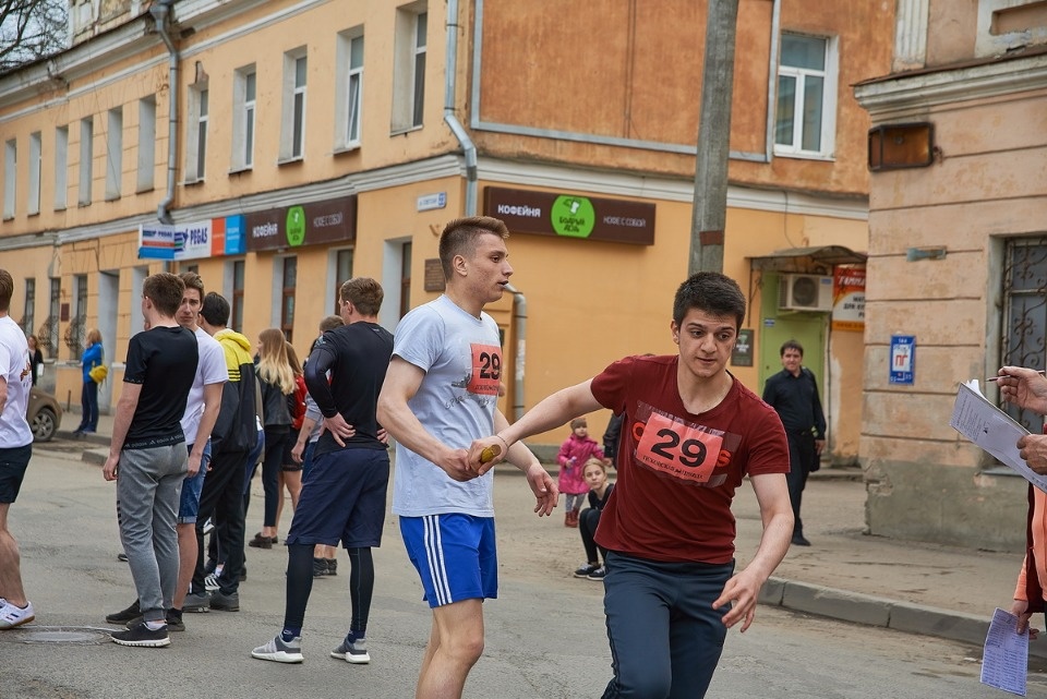Тысячи псковичей пробежали эстафету «Псковской правды» – 2018