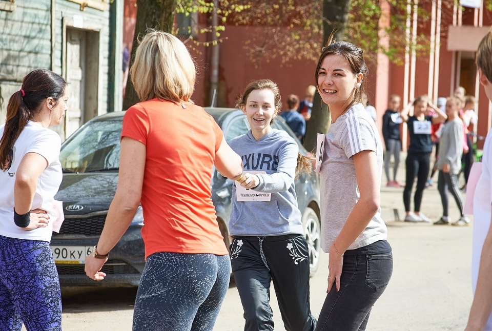 Тысячи псковичей пробежали эстафету «Псковской правды» – 2018