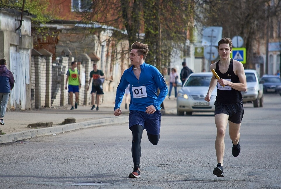Тысячи псковичей пробежали эстафету «Псковской правды» – 2018