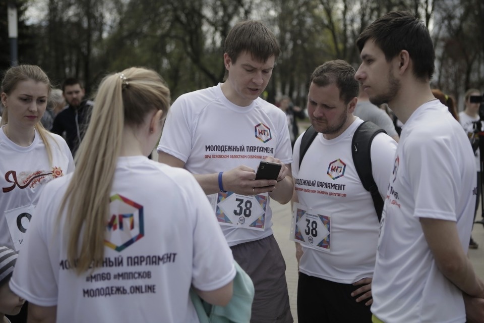 Тысячи псковичей пробежали эстафету «Псковской правды» – 2018